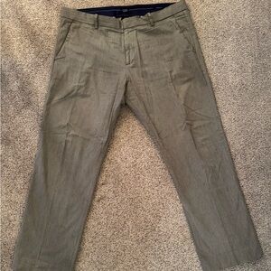 Gap Men’s Tailored Straight Fit Grey Lightweight Dress Pants 38x32
